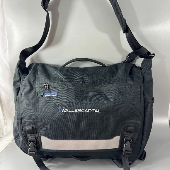 cross bag patagonia Terravia Sacoche 3L sized loads such as securely holding a yoga mat or rain shell Patagonia Ultralight Patagonia Cross Bag